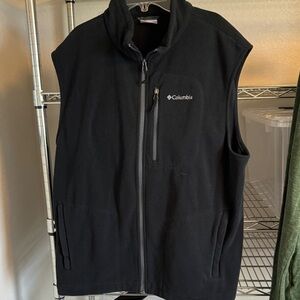 Columbia Black Zip-Up Vest
